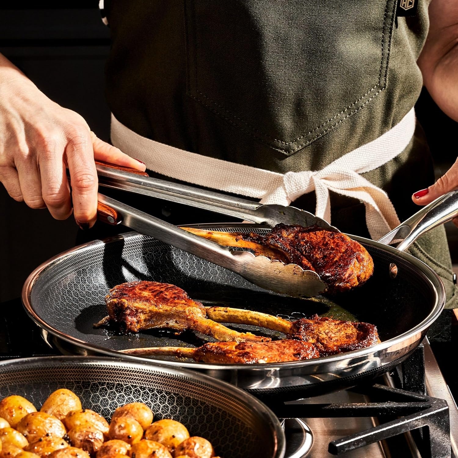 image:imageHexClad Hybrid Nonstick 3Piece Cookware Set 8 Pan 8 Lid and 10 Pan StayCool Handles Dishwasher and OvenSafe Induction Ready Compatible with All Cooktops